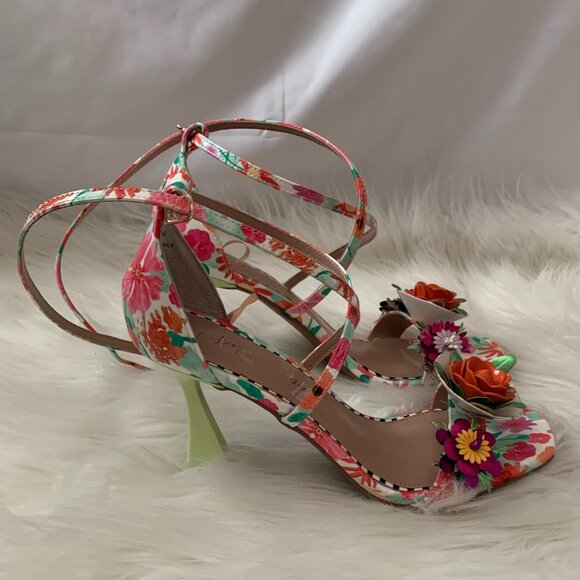 BETSEY JOHNSON Malorie Floral Strappy Sandal Heels Sz 8 - Picture 2 of 7
